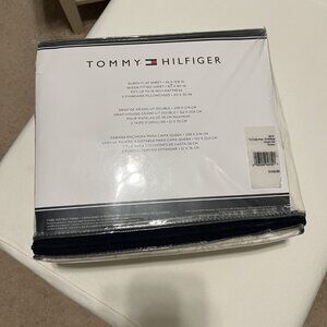 TOMMY HILFIGER QUEEN SHEET SET NEW IN PACKAGE